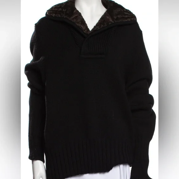 Versace - Picture 2 of 9